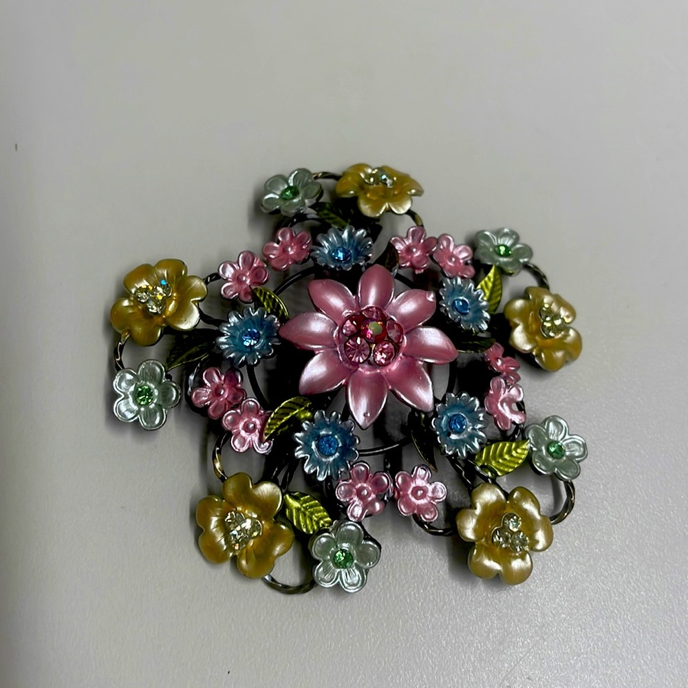 ✨BLING-BLING✨MULTI PASTEL COLOR BOUQUE GEMS PIN